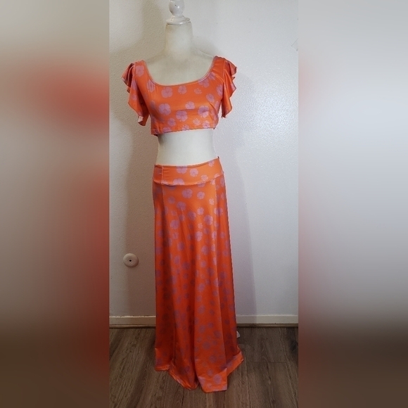 HALTER and Maxi skirt Set - Picture 5 of 6